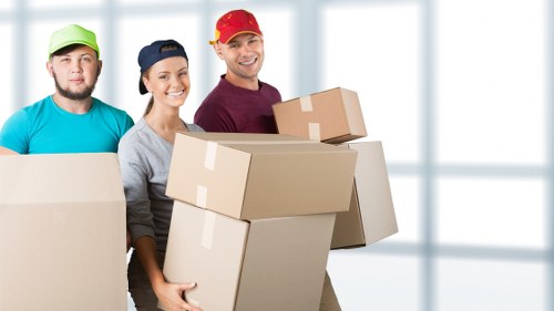 Local house removalists planning a move in Elephant and Castle