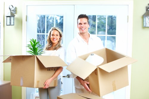 Urban moving service in Elephant and Castle with careful item handling