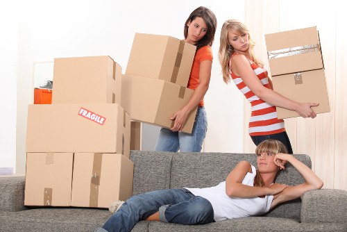 Truck hire service for flats and apartments in Elephant and Castle